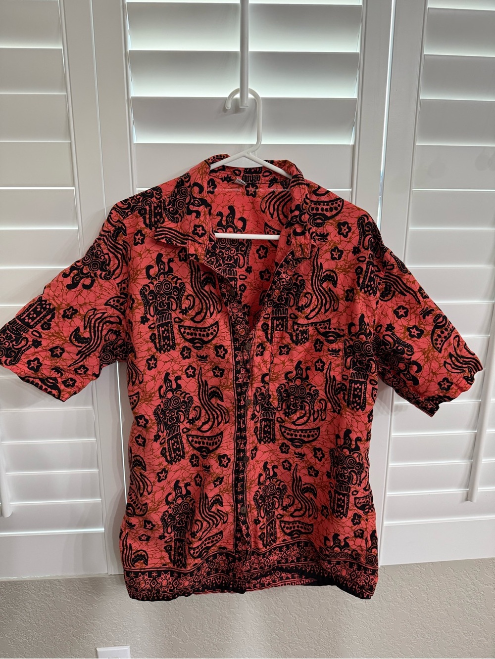 Men's Red/Coral Short-Sleeve Printed Casual Button-Down Shirt